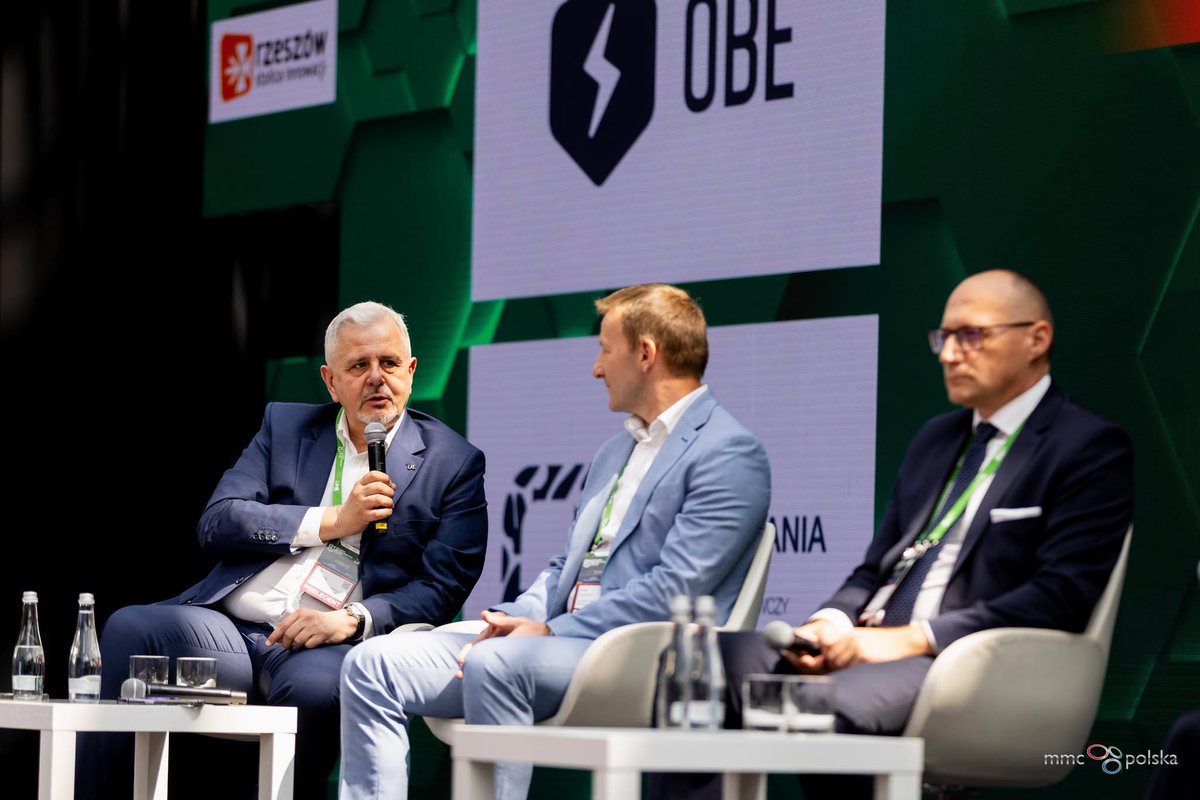 Kongres Bezpieczeństwo Polski (@totalsecuritypl) on Twitter photo W trakcie debaty poświęconej bezpieczeństwu łączności i telekomunikacji eksperci poruszyli kluczowe zagadnienia związane z rozwojem nowoczesnych sieci cyfrowych i ich znaczeniem dla bezpieczeństwa narodowego. ⚡ W trakcie debaty poświęconej bezpieczeństwu łączności i telekomunikacji eksperci poruszyli kluczowe zagadnienia związane z rozwojem nowoczesnych sieci cyfrowych i ich znaczeniem dla bezpieczeństwa narodowego. ⚡