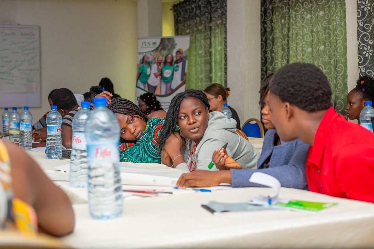 Résidence d'écriture artistique #DOXAMI- Retour sur le Jour1

Cette 1ère journée était le début d’une vraie claque créative et engagée.

🎯 L' objectif ? Mettre les mots, les voix, les pinceaux au service d’un combat : réduire les décès liés aux avortements non sécurisés. ⤵️