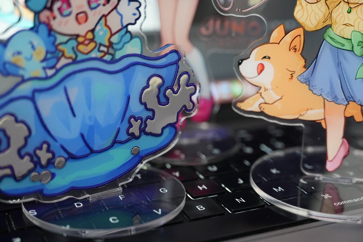 Here’s the raised foil option 🌸
For both charms/printing🌼