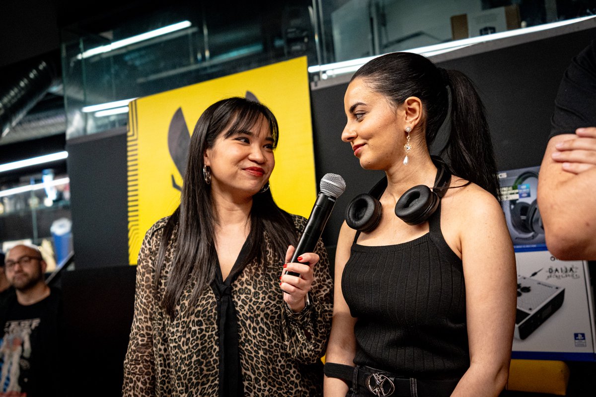 9 mois se sont passés depuis ce post et <a href="/akaane__/">soso ♡</a> n'a cessé de venir aux offlines sur #TEKKEN8 et participer aux opportunités qui lui permettraient de commencer une carrière de joueuse!

ET LA ELLE EST A TORONTO, elle va jouer contre les canadiens, je suis si fière de toi Soso❤️