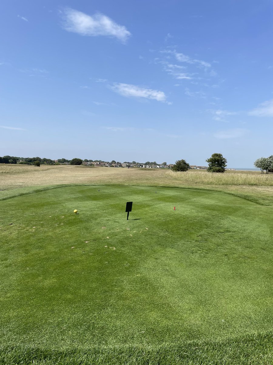 masonfoster_1's tweet photo. Double cut on the greens and tees this morning still taking plenty off.

 Shining up brilliantly in the afternoon ☀️ https://t.co/jdJk6j2RXx