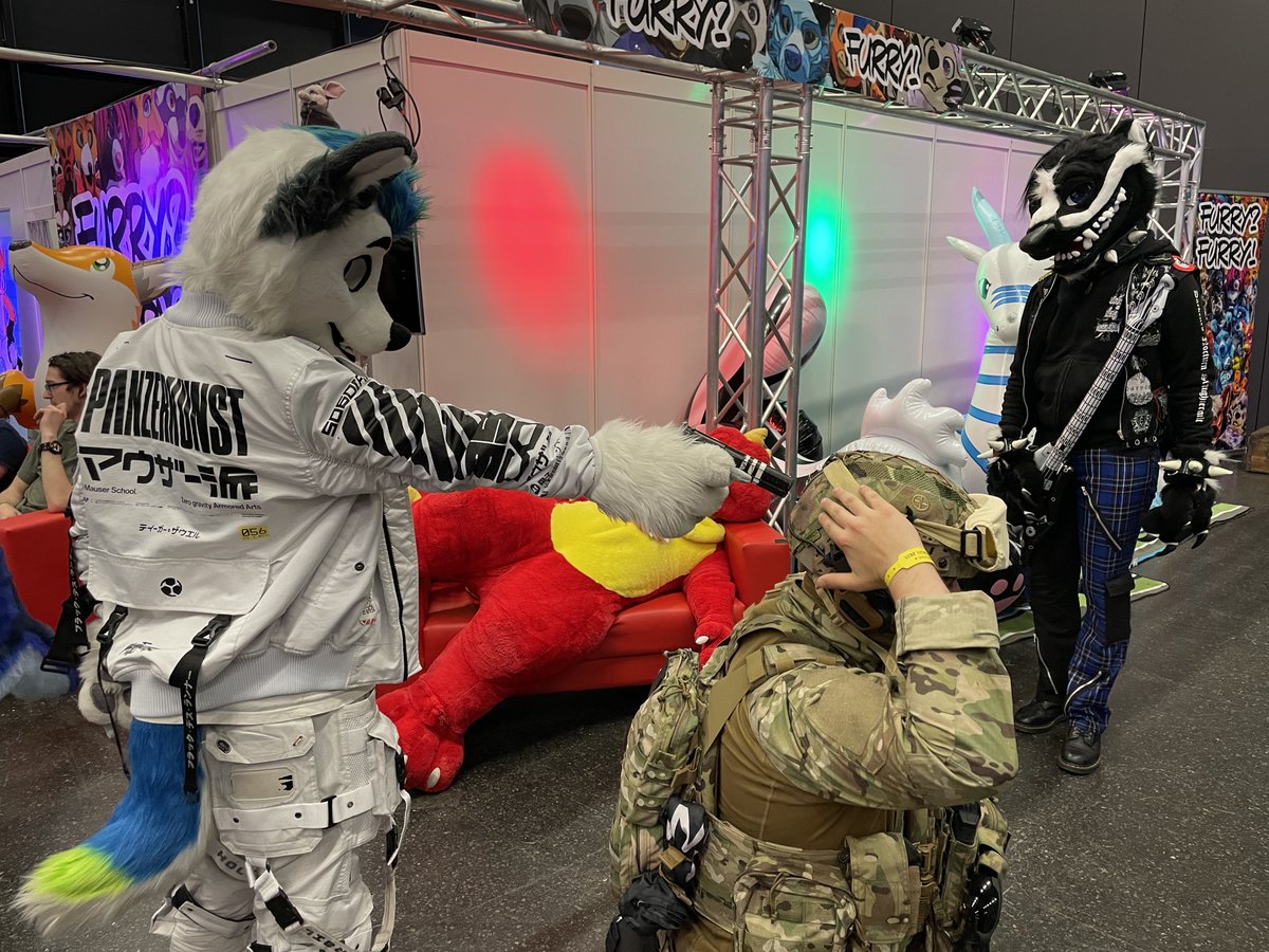 minus one

#FursuitEveryday