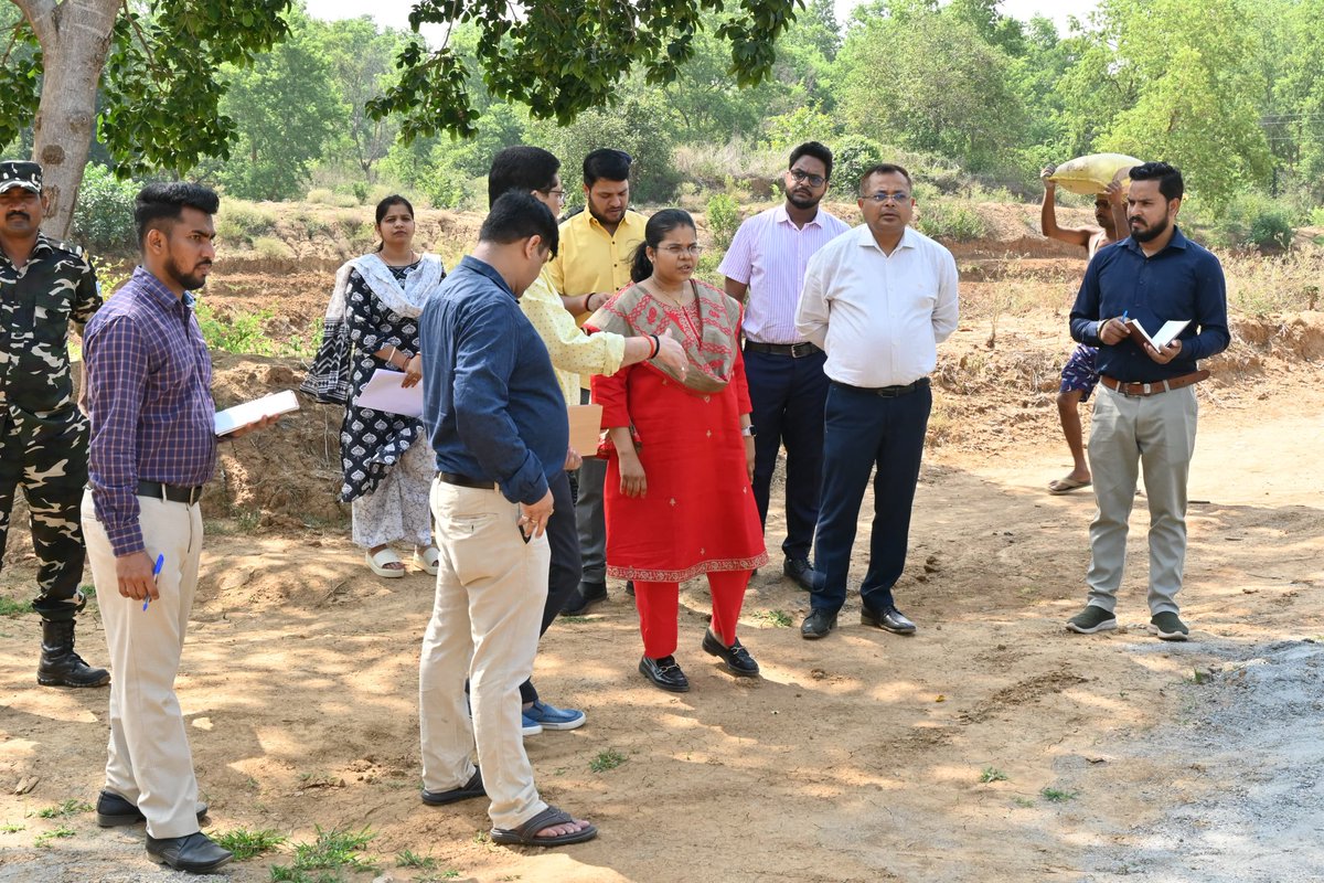 उपायुक्त ने प्रस्तावित समाहरणालय और खेल स्टेडियम का किया स्थल निरीक्षण।

 जवाहरलाल नेहरू स्टेडियम, इनडोर स्टेडियम, आवासीय क्रीड़ा प्रशिक्षण केंद्र, जवाहर तालाब, नयकी तालाब का भी निरीक्षण कर संबंधित अधिकारियों को कई आवश्यक दिशा निर्देश दिए।

<a href="/JharkhandCMO/">Office of Chief Minister, Jharkhand</a> <a href="/prdjharkhand/">IPRD Jharkhand</a>