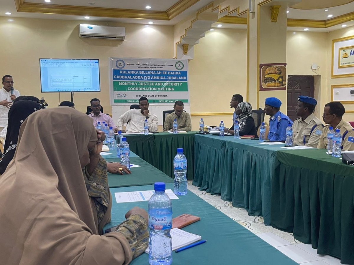 Nabadaynta Soomaaliya (@nabadaynta) on Twitter photo On 27 May, #Nabadaynta supported the Security and Justice Ministries in Jubaland to hold the latest monthly Security and Justice Coordination Cluster, bringing together stakeholders, both for coordination and building added value๐ค
#GoFarGoTogether <a href="/UKinSomalia/">UK in Somalia๐ฌ๐ง๐ธ๐ด</a> <a href="/EU_in_Somalia/">EU Delegation Somalia</a> On 27 May, #Nabadaynta supported the Security and Justice Ministries in Jubaland to hold the latest monthly Security and Justice Coordination Cluster, bringing together stakeholders, both for coordination and building added value๐ค
#GoFarGoTogether <a href="/UKinSomalia/">UK in Somalia๐ฌ๐ง๐ธ๐ด</a> <a href="/EU_in_Somalia/">EU Delegation Somalia</a>