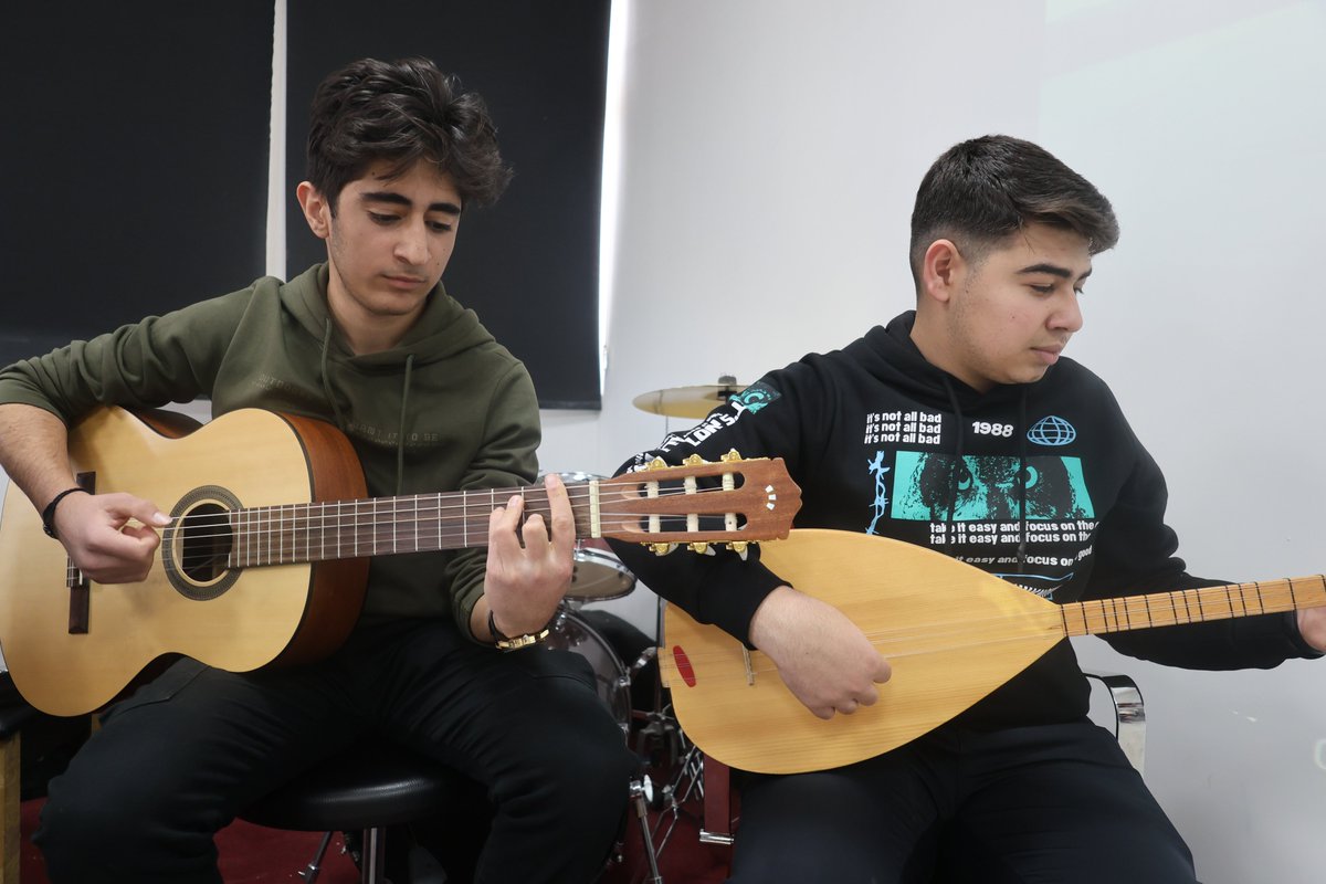 "Dönem Sonu Faaliyet Haftası" Van'da Aile ve Oyun Temasıyla Başlıyor

Millî Eğitim Bakanlığımız tarafından geçtiğimiz yıl hayata geçirilen "Dönem Sonu Faaliyet Haftası" uygulaması, bu yıl da 16-19 Haziran tarihleri arasında tüm Türkiye'de olduğu gibi Van'daki okullarda da