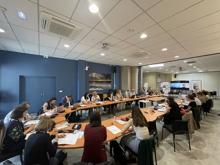 Cooperació (@cooperaciocat) on Twitter photo 🤝El <a href="/govern/">Govern de Catalunya</a> s'associa amb sis regions europees per reforçar les seves polítiques públiques davant dels canvis globals.
En el cas de Catalunya, <a href="/idees_cat/">Revista IDEES</a> i <a href="/cooperaciocat/">Cooperació</a> estudien el Pla director de cooperació al desenvolupament per introduir-hi millores.
cooperaciocatalana.gencat.cat/ca/actualitat/… 🤝El <a href="/govern/">Govern de Catalunya</a> s'associa amb sis regions europees per reforçar les seves polítiques públiques davant dels canvis globals.
En el cas de Catalunya, <a href="/idees_cat/">Revista IDEES</a> i <a href="/cooperaciocat/">Cooperació</a> estudien el Pla director de cooperació al desenvolupament per introduir-hi millores.
cooperaciocatalana.gencat.cat/ca/actualitat/…