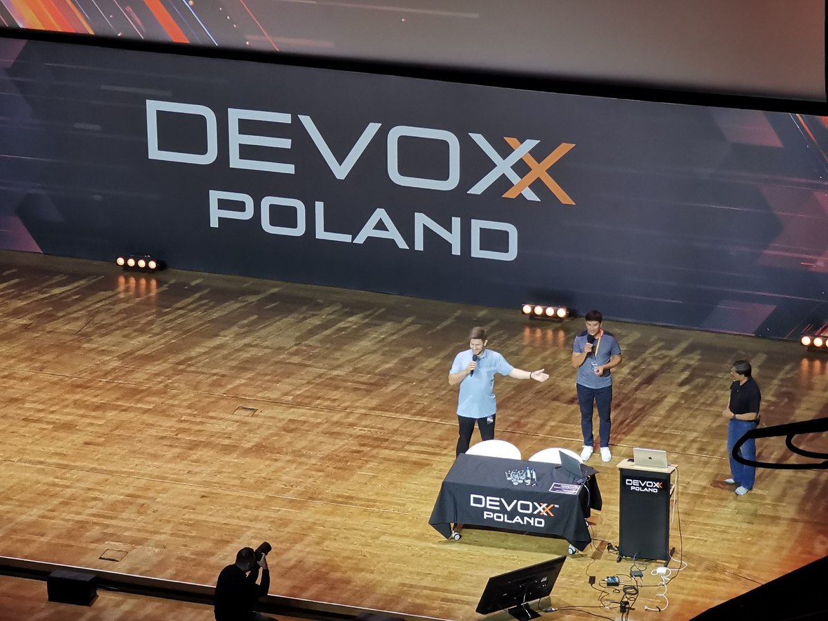 Johan Hutting (@johanhutting) on Twitter photo <a href="/starbuxman/">Josh Long</a> <a href="/venkat_s/">Venkat Subramaniam</a> <a href="/DevoxxPL/">Devoxx Poland 🇵🇱 11 - 13 June 2025</a> <a href="/piotrprz/">🥼 Piotr Przybyl 🌻☮️ #StopStupidWar</a> was kind enough to ask everyone to sing him a happy birthday song in Polish - the sound in the back was impressive!
bsky.app/profile/alina-… has a recording 👍 <a href="/starbuxman/">Josh Long</a> <a href="/venkat_s/">Venkat Subramaniam</a> <a href="/DevoxxPL/">Devoxx Poland 🇵🇱 11 - 13 June 2025</a> <a href="/piotrprz/">🥼 Piotr Przybyl 🌻☮️ #StopStupidWar</a> was kind enough to ask everyone to sing him a happy birthday song in Polish - the sound in the back was impressive!
bsky.app/profile/alina-… has a recording 👍