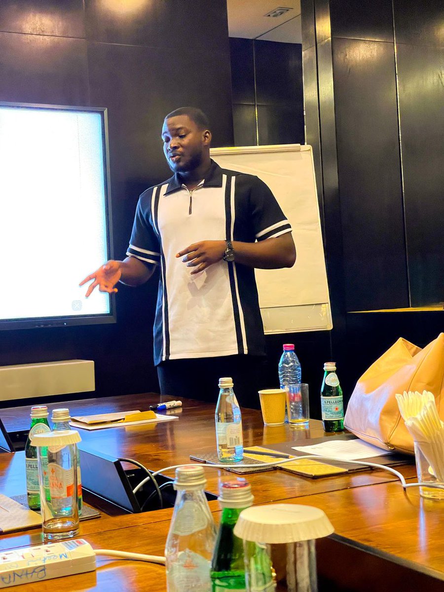 Roberta Annan tweet media