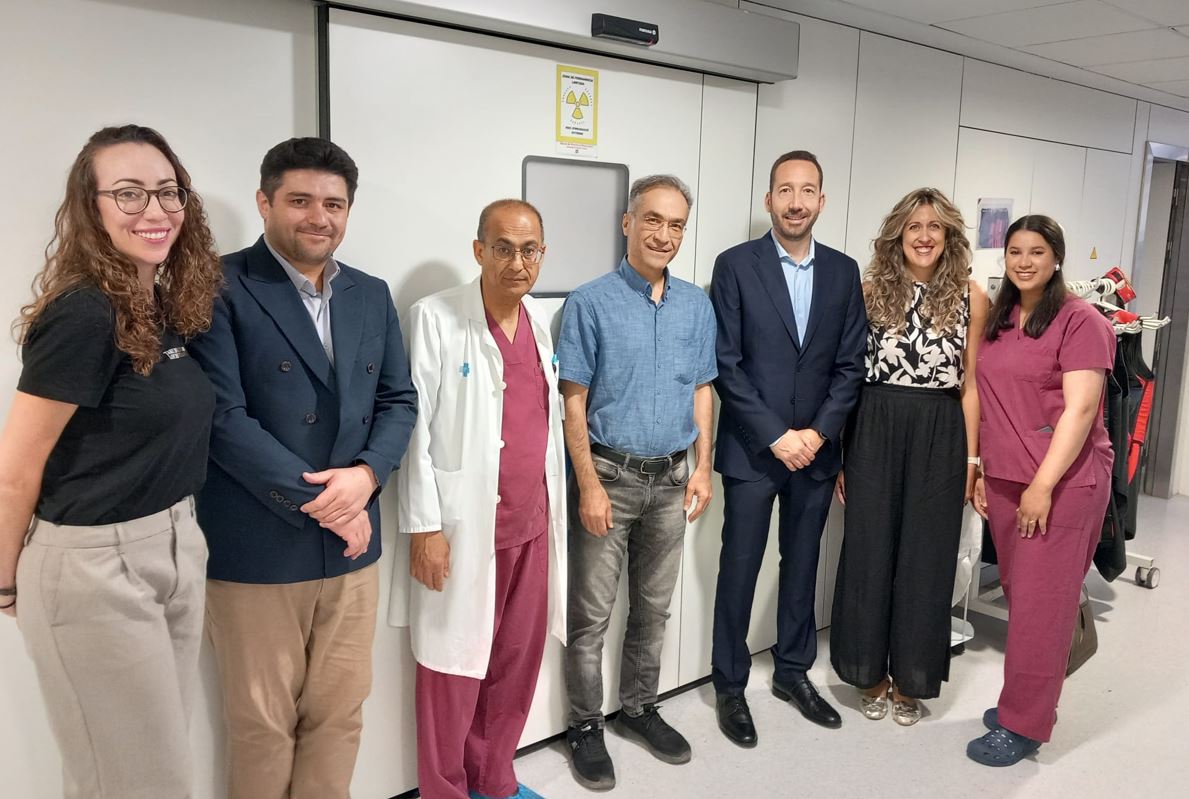 Hospital Universitari Joan XXIII (@hjoan23) on Twitter photo 👨⚕️ Hemodinamistes de l’Iran visiten l'<a href="/hjoan23/">Hospital Universitari Joan XXIII</a> de #Tarragona per aprendre tècniques avançades en intervencions coronàries complexes (CHIP), liderades pel Dr. Mohsen Mohandes.
➕info: ➡️tuit.cat/ic67D
🌍🤝 #Cardiologia #Innovació 👨⚕️ Hemodinamistes de l’Iran visiten l'<a href="/hjoan23/">Hospital Universitari Joan XXIII</a> de #Tarragona per aprendre tècniques avançades en intervencions coronàries complexes (CHIP), liderades pel Dr. Mohsen Mohandes.
➕info: ➡️tuit.cat/ic67D
🌍🤝 #Cardiologia #Innovació