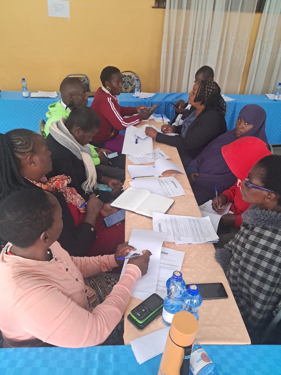 Advance HIV Disease Sensitization of community AHD  champions from Nyamira and Garissa county.With group discussions on benefits of high CD4 cells and low viral load. Assessing community knowledge on AHD, identification and response.
#AHDSENSITIZATION 
#EarlyDiagnosissaveslives