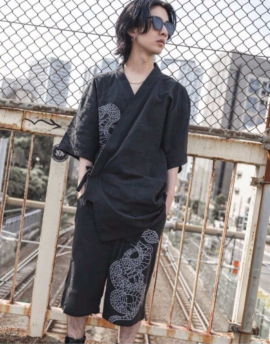 gibous_official's tweet photo. 6.13(金) 21:00 より新作アイテム及び人気完売アイテムの再販売を行います♕

新作のラグランスリーブTシャツが登場します‼︎

流行りのY2KやV系のアイテムと合う
使いやすいTシャツです👍

完売になっていたアイテムの再販売も行います!!

▼商品ページを公開致しました
https://t.co/s4VKniGpaL https://t.co/NWezMTyp0p