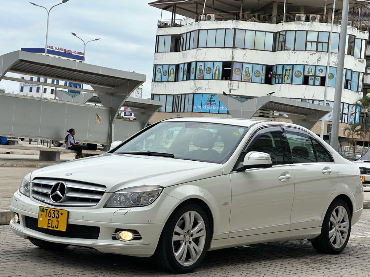 Eng_Matarra's tweet photo. MERCEDES BENZ (C-Class)🔥🔥
REG: #ELJ
◾️Cc. 1789
◾️YEAR 2008
◾️FULL AC 🌧
◾️FULL MUSIC 🎶
◾️FULL DOCUMENTS
BEI - MIL 24
IPO DAR
CALL - 0719542184 https://t.co/NUwEsMvAP0