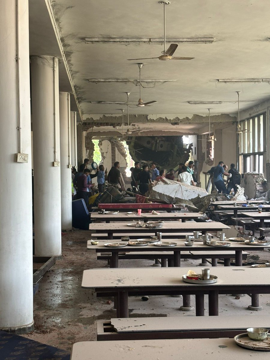 IMA_MSN_GUJARAT's tweet photo. BJMC Mess – Crash Site
Visuals from the impact zone where the Air India flight went down earlier today.
Unimaginable loss 
Our prayers to the affected 🙏
#IMAMSNUpdate #AhmedabadCrash #BJMC https://t.co/5qXYHOadII