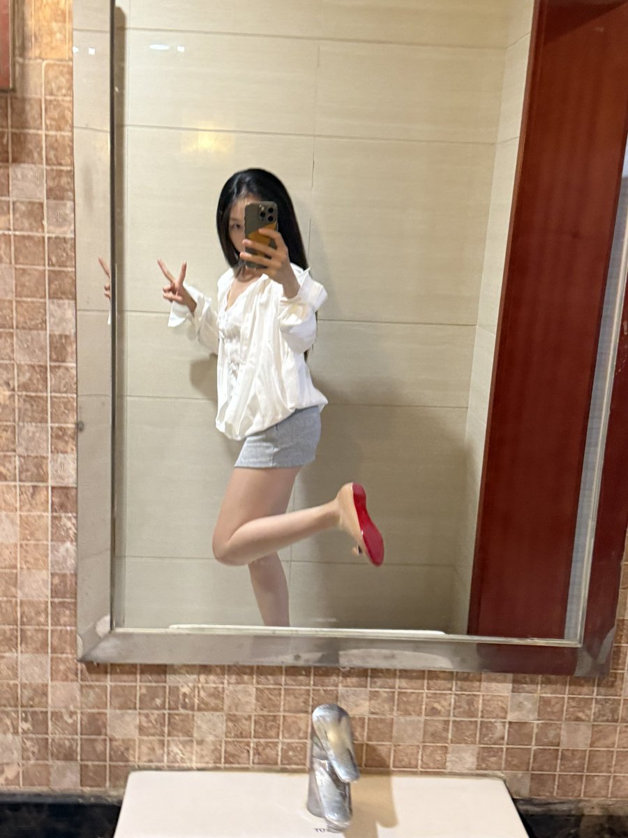 miaoxianbei's tweet photo. 据说今天穿的有点嫩嫩的#济南 https://t.co/Zu0ATtwHvk