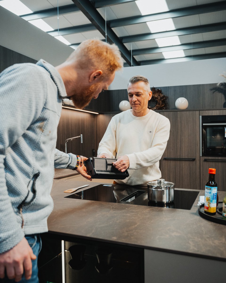 Moin!
Frische Küche? 🍃 Der Filter deines Kochfeldabzugs saugt Gerüche auf, ist easy zu entnehmen und spülmaschinenfest – perfekt für deine Kochmomente! ✨ Bei Küchen Mennen in Westerholt &amp; Pewsum zeigen wir dir, wie’s geht.
kuechenmennen-beratung.de 🌟
#KüchenMennen  #Ostfriesland