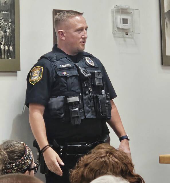 Verona Council Hires New Police Chief.  Congrats Chief Dessell! triblive.com/local/valley-n…