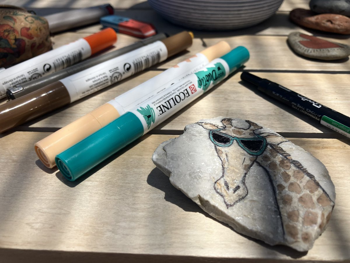 Dag 13 van 14 op #Karpathos

Nog even een steentje beschilderen voor de eigenaren van ons favoriete restaurantje hier. 

#LaCorte
#Pigadia