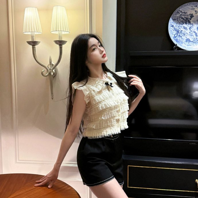 L63162298's tweet photo. 爱是最小范围的蝴蝶效应
#模特 #网拍 #身材 https://t.co/TqlAqy9Bcx