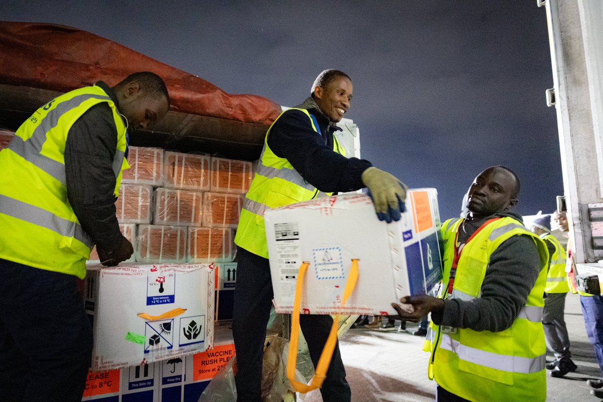 WHOKenya's tweet photo. 💉 6.2 million vaccine doses flagged off today by @HonAdenDuale and senior @MOH_Kenya  officials supported by @WHO_Kenya, @UNICEFKenya and other key partners to strengthen Kenya’s routine immunisation efforts ahead of The Big Catch-Up.

📦 3M Bacille Calmette-Guérin (BCG)
📦 3.2M Oral Polio Vaccine (OPV)

Together, we reaffirm our collective commitment: 
No child must be left behind.

#VaccinesWork #EndPolio #ImmunizationKE #HealthForAll #TheBigCatchUp #RoutineImmunization