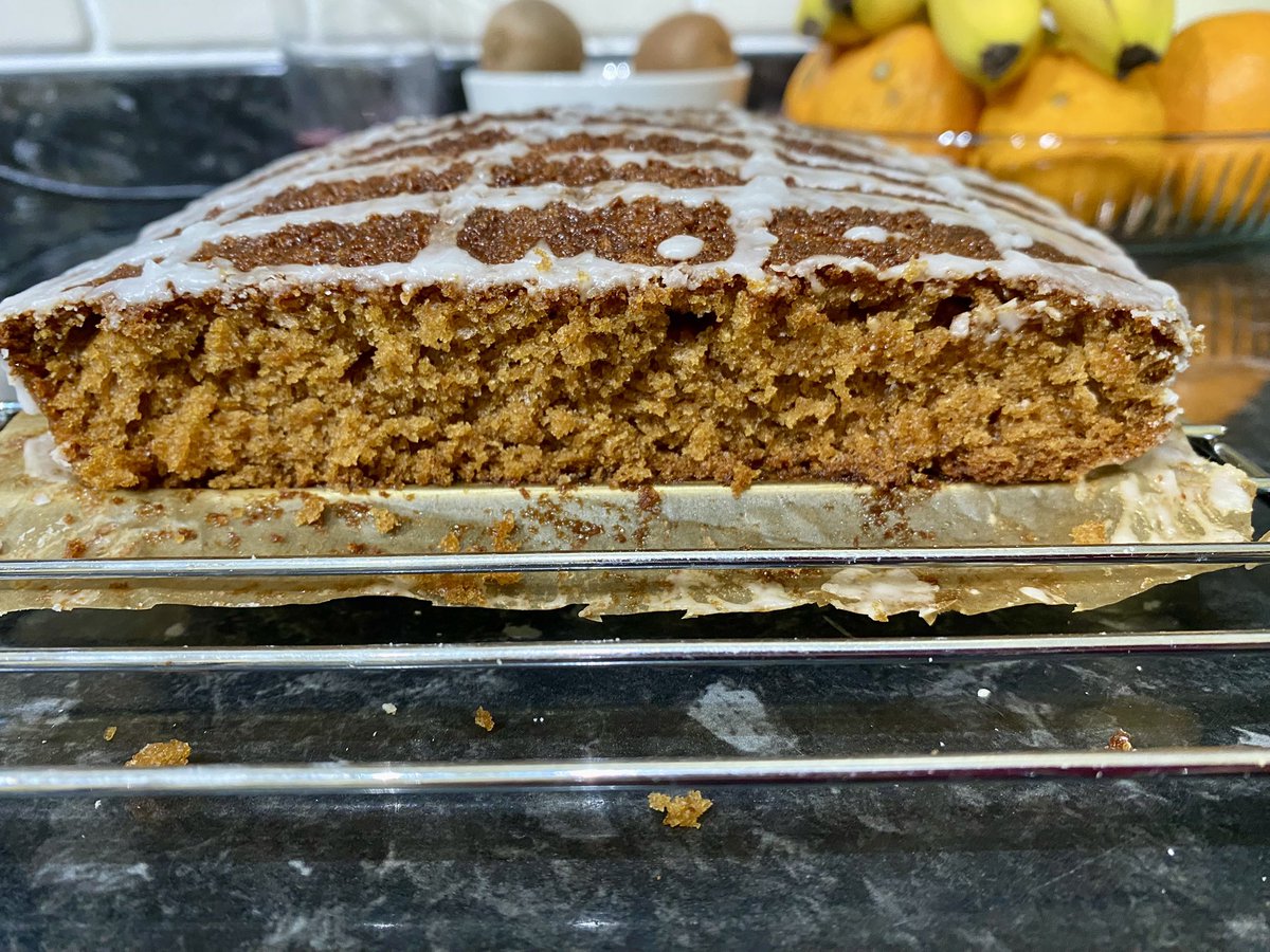JackieMeek6's tweet image. A quick and easy ginger cake recipe ..
Just shove all ingredients into bowl stir and bake 👌

Make sure you add a little more ginger than it says . 

I like to top mine with lemon drizzle icing . 

Tastes superb 👌#GingerBread #GingerCake ❤️

Recipe 👇

bbc.co.uk/food/recipes/g…