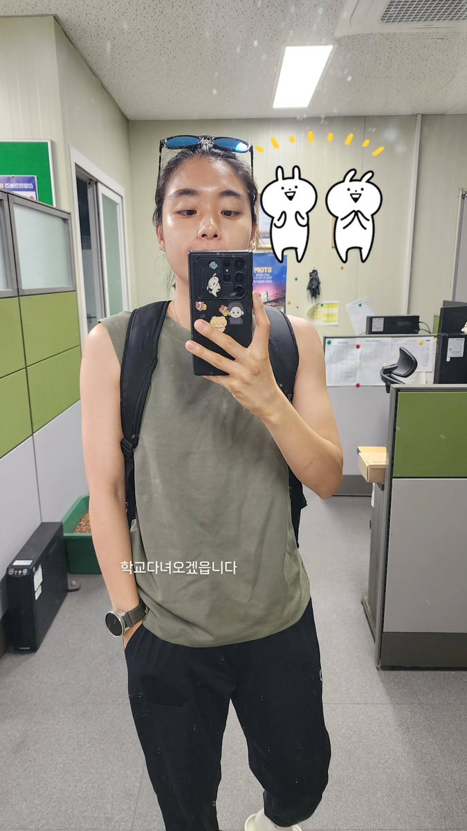 학교망붕딸깍되지금나사격부그선배한테편지전해주고싶어서서성거린다진짜로조심해라