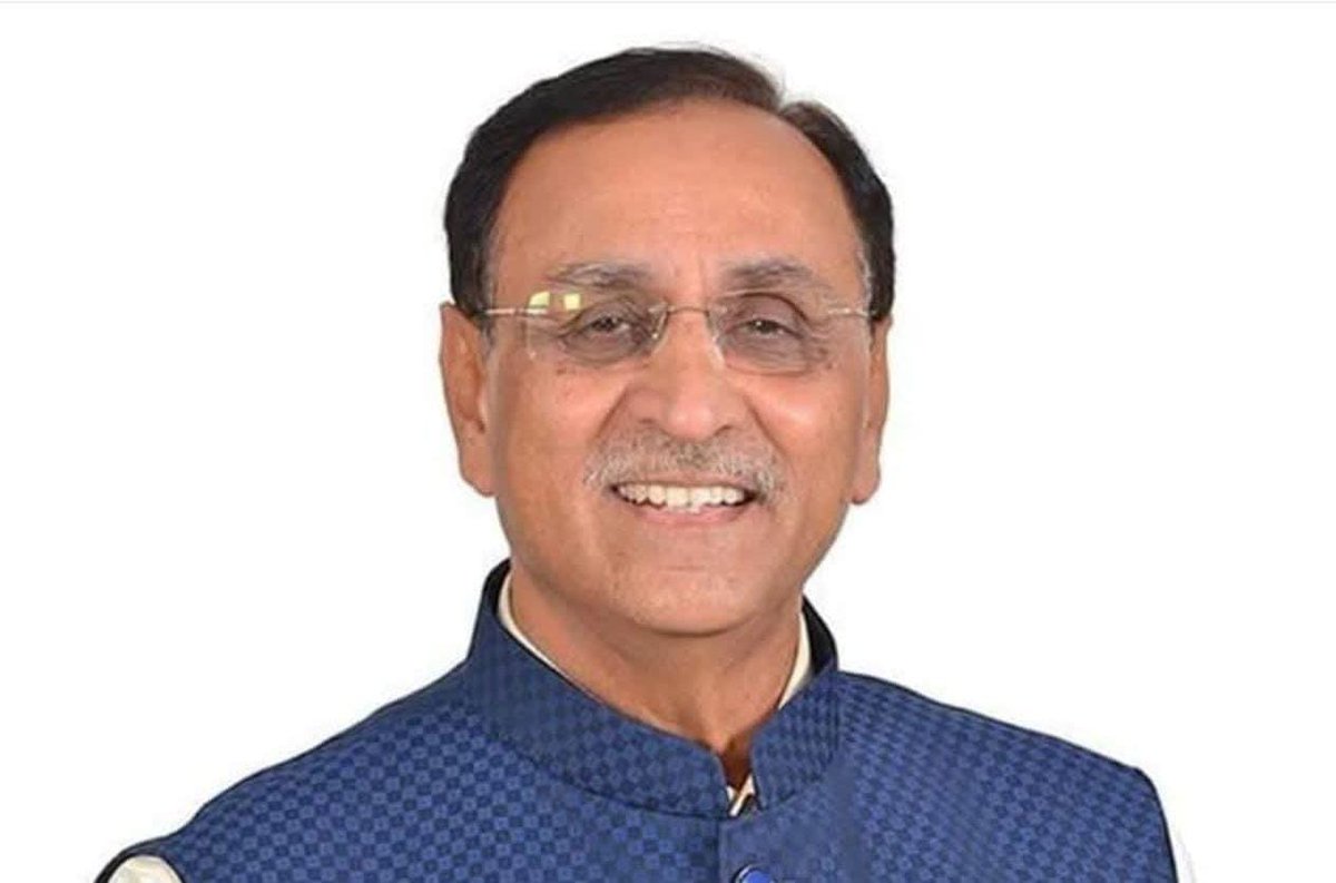 Pavan36454's tweet photo. સાહેબ તમે ગુજરાતને હંમેશા યાદ રહેશો 🙏😭

ૐ શાંતિ 🙏
#Vijaybhai_Rupani
#PlaneCrash #Gujarat #Ahmedabad #viralvideo https://t.co/13iHd2Ik9E