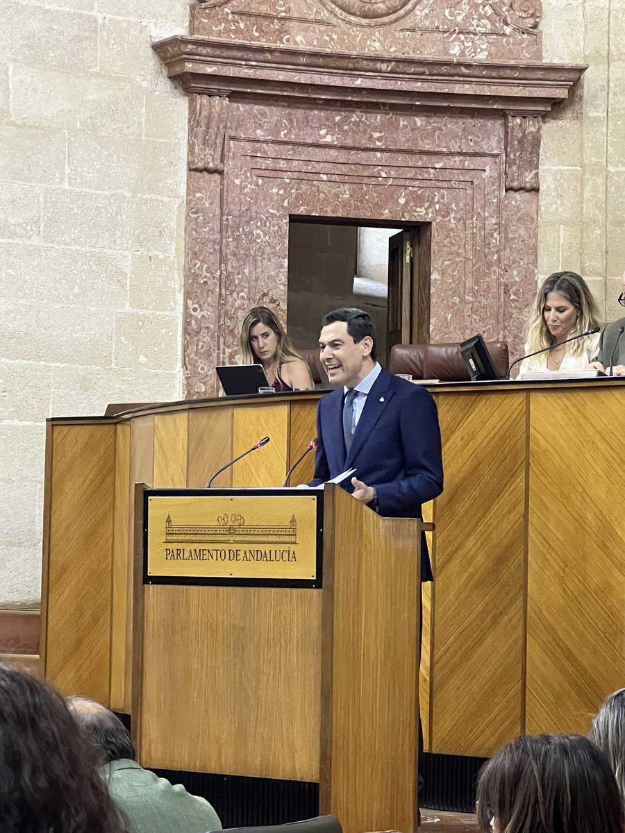 Tiene tela, narices o como lo quieras llamar… 

venir al debate sobre Andalucía y tener un presidente q parece poco menos q un intento de coach q le dice a los demás lo poco q se dan cuenta d la realidad q solo él ve🤨

Moreno ten cuidado q te vas a topar d lleno con la realidad