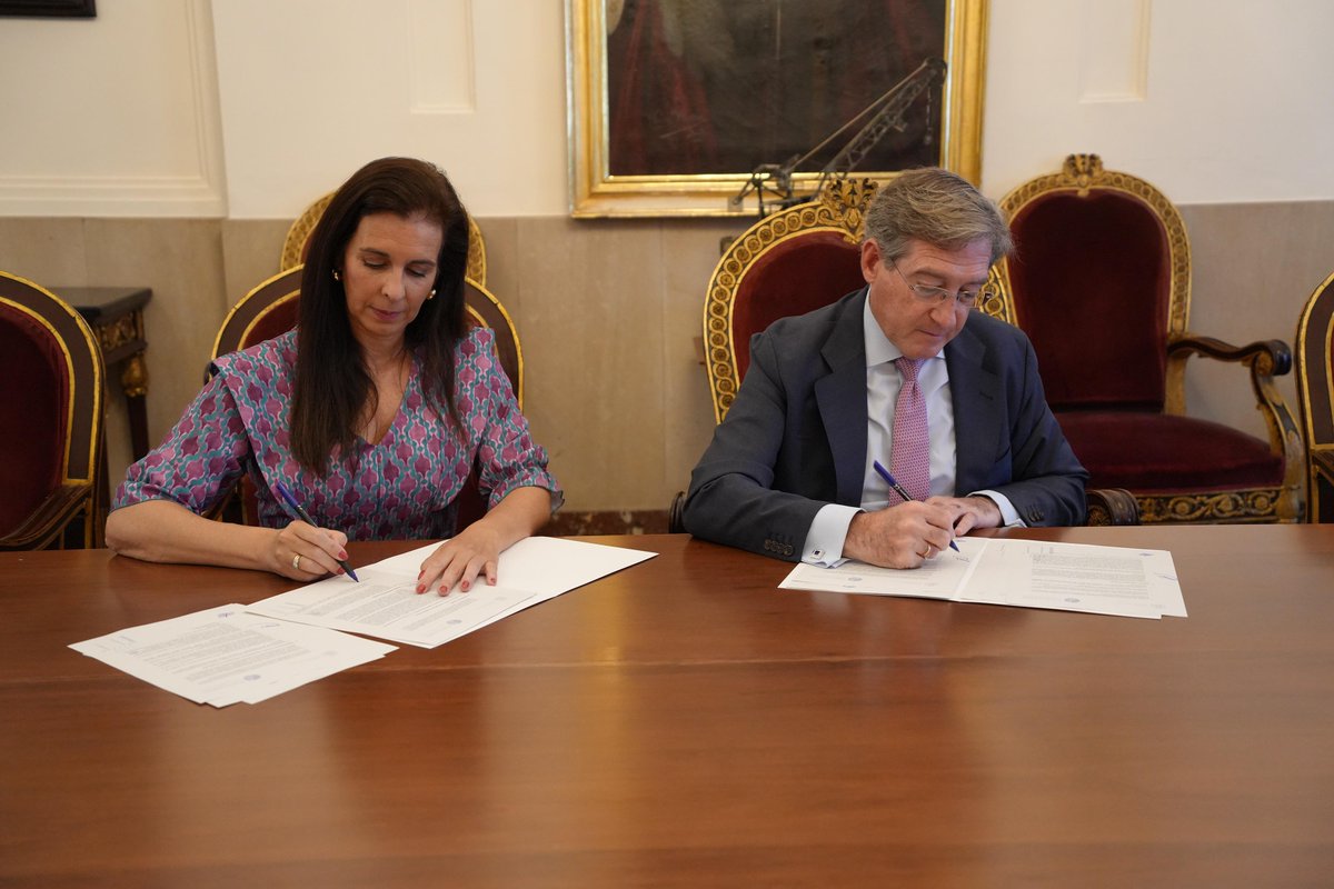 ✍️🏼 La Autoridad Portuaria de Sevilla y la Terminal Marítima del Guadalquivir renuevan el Convenio de Buenas Prácticas en Materia Ambiental.

♻️ Un documento que recoge el compromiso para la mejora del desempeño ambiental en la terminal de contenedores del <a href="/PuertoDeSevilla/">Puerto de Sevilla</a>
