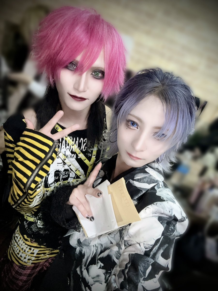 6/11『D.C.』

TaKくん！
NOAHさんサポート時
好きなアーティストが一緒で嬉しかった🖤
またステージで楽しもうね！