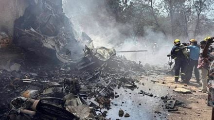 आज अहमदाबाद में एक अत्यंत दुखद विमान दुर्घटना घटी, जिसमें कुल 232 यात्री सवार थे। यह विमान रिहायशी इलाके में दुर्घटनाग्रस्त हो गया, जिससे कई निर्दोष नागरिकों की जान भी चली गई।

यह त्रासदी असहनीय पीड़ा देने वाली है।

🙏 हम ईश्वर से प्रार्थना करते हैं कि दिवंगत आत्माओं को शांति