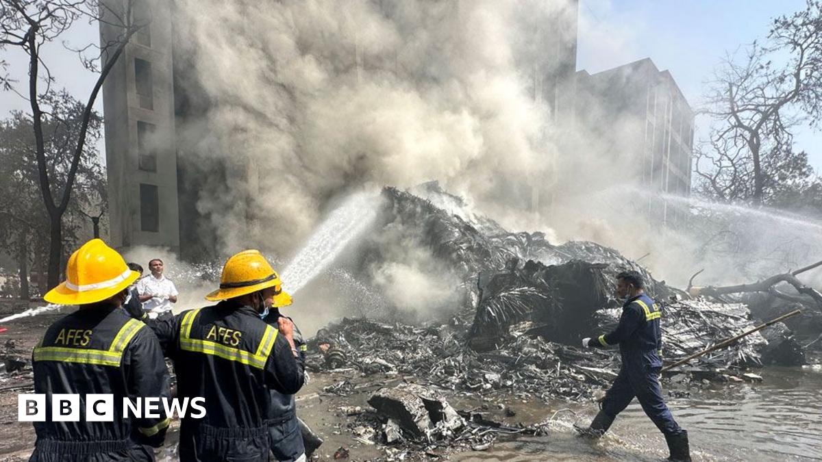 A London-bound Air India plane carrying 242 people has crashed shortly after take-off in Ahmedabad, western India. Flight AI171 was travelling from Ahmedabad to London Gatwick. bbc.in/3ZoACIY