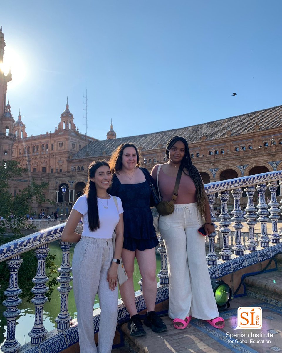 SpanishInstitut's tweet photo. Plaza de España is a must-see in Seville, whether it’s your first or tenth visit. Our students loved exploring, snapping pics, and soaking in the vibrant vibe. Stroll Maria Luisa Park, picnic in the gardens, or take a boat ride, pure delight! https://t.co/SvFk6IwaA5
