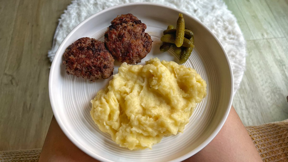 голые бляди набирают тысячи лайков, посмотрим сколько наберут котлетки с пюрешкой