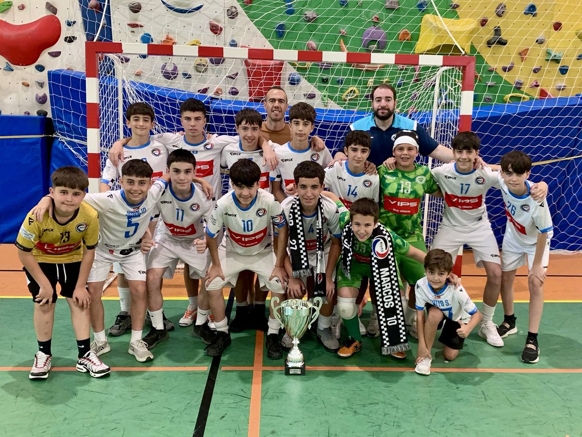 𝐎𝐫𝐠𝐮𝐥𝐥𝐨 𝐭𝐨𝐭𝐚𝐥: el 𝐈𝐧𝐟𝐚𝐧𝐭𝐢𝐥 𝐀 mantiene la categoría 𝐚𝐮𝐭𝐨𝐧ó𝐦𝐢𝐜𝐚 tras dos victorias brillantes. Semana redonda: 🏆 campeón de 𝐂𝐨𝐩𝐚 y objetivo cumplido. Gracias a los chicos, a 𝐊𝐢𝐤𝐢 y al trabajo de todo el club.

Lo mejor esta por llegar.