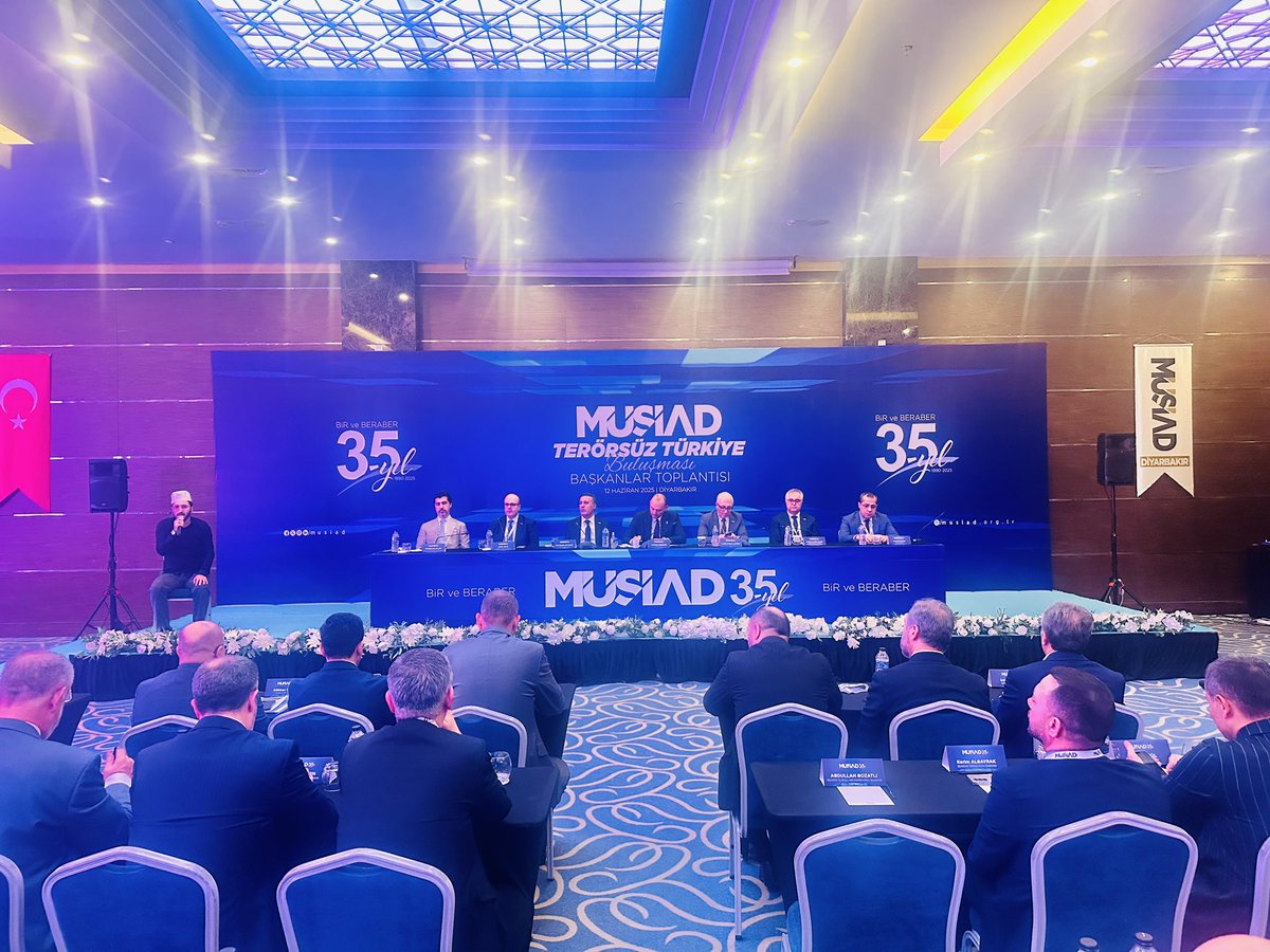 MUSIADSivas's tweet photo. MÜSİAD Başkanlar Toplantısı, “#TerörsüzTürkiye” vizyonuyla Diyarbakır’da yapıldı.
Genel Başkanımız @BurhanOzdemirTR’in öncülüğünde düzenlenen toplantıya, @MUSIAD #Sivas’tan @akif_deniz , #LokmanHazırbulan ve @aturanergut katılım sağladı.

#MÜSİAD #musiadsivas #Diyarbakır https://t.co/mU0v48BdAN