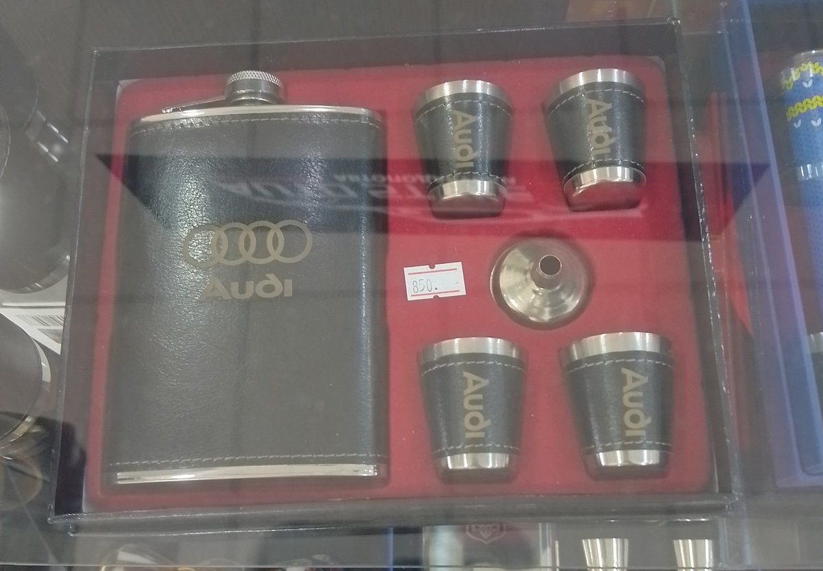 Відразу видно на якій маркі автомобіля люблять 🥃 за кермом  😅