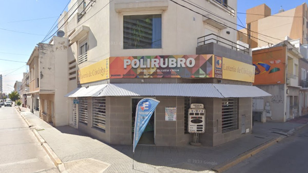 DiarioPuntal's tweet image. 🤩 Un #riocuartense ganó el gran premio del #Quini6: El afortunado apostador se llevó $2.165.742.230

📍 El boleto #ganador fue vendido en una agencia ubicada en Cabrera 405.

🙌🏼 Los #números mágicos: 10 - 25- 03 - 15 - 18 - 20

🌐puntal.com.ar