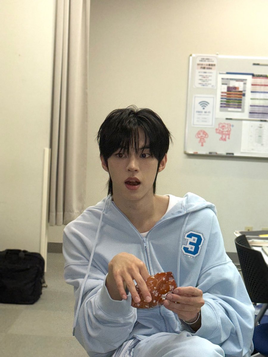 they said “save some for later,” but i heard “devour it now” 🍪😋 nom nom moment activated!