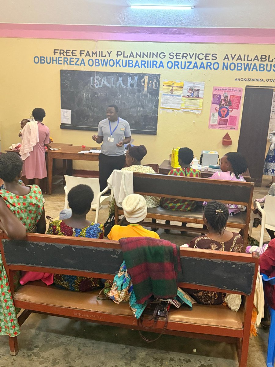 NutritionistKD's tweet image. Dear Mothers, #ComplementaryFeeding begins at #6month strictly. NO allowance for for #MixedFeeding at all. This predisposes children to Malnutrition,  you are all aware that 26 children in 100 are stunted. And this is directly linked to #FeedingPractises immediately after birth