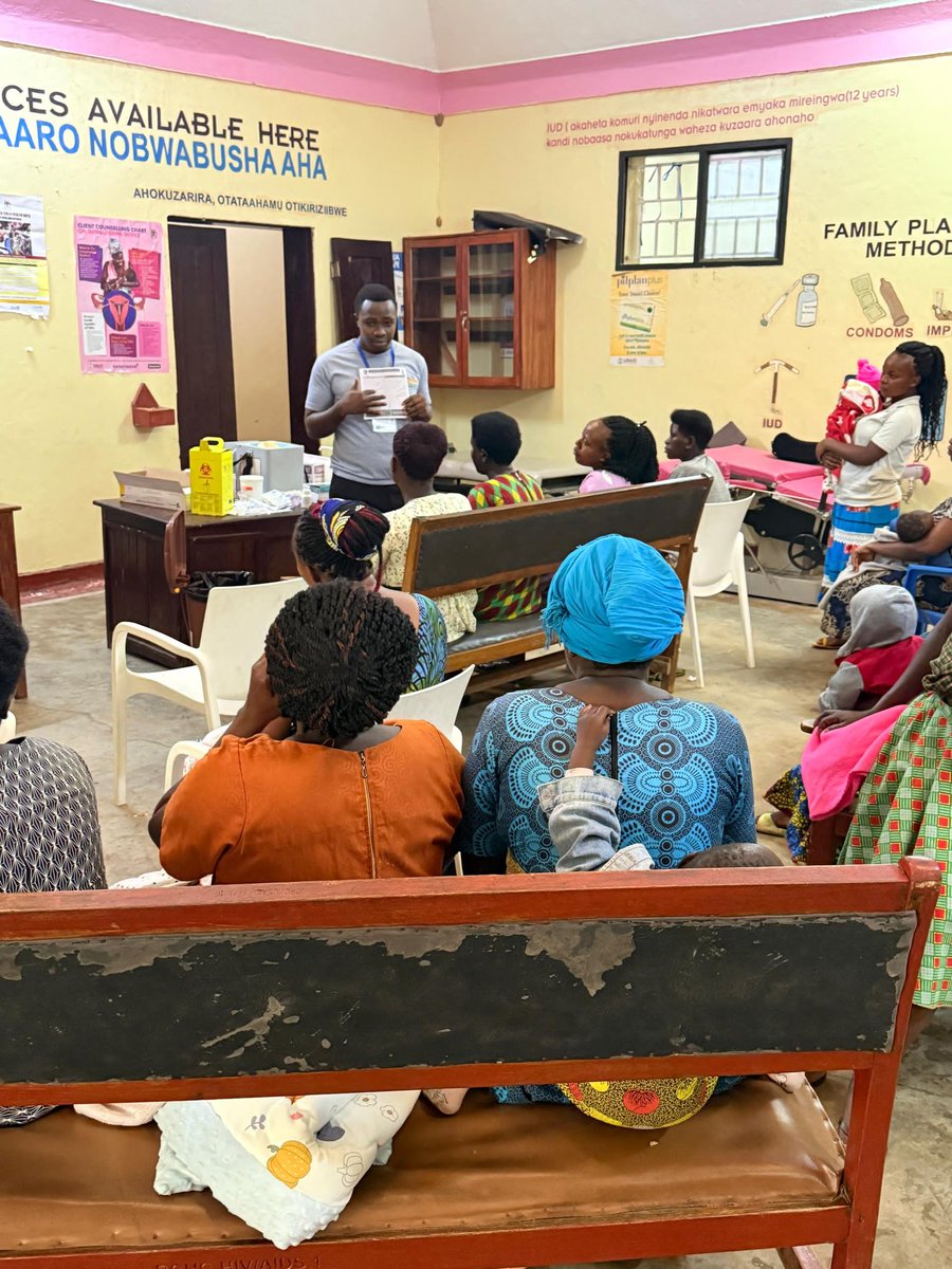 NutritionistKD's tweet image. Dear Mothers, #ComplementaryFeeding begins at #6month strictly. NO allowance for for #MixedFeeding at all. This predisposes children to Malnutrition,  you are all aware that 26 children in 100 are stunted. And this is directly linked to #FeedingPractises immediately after birth