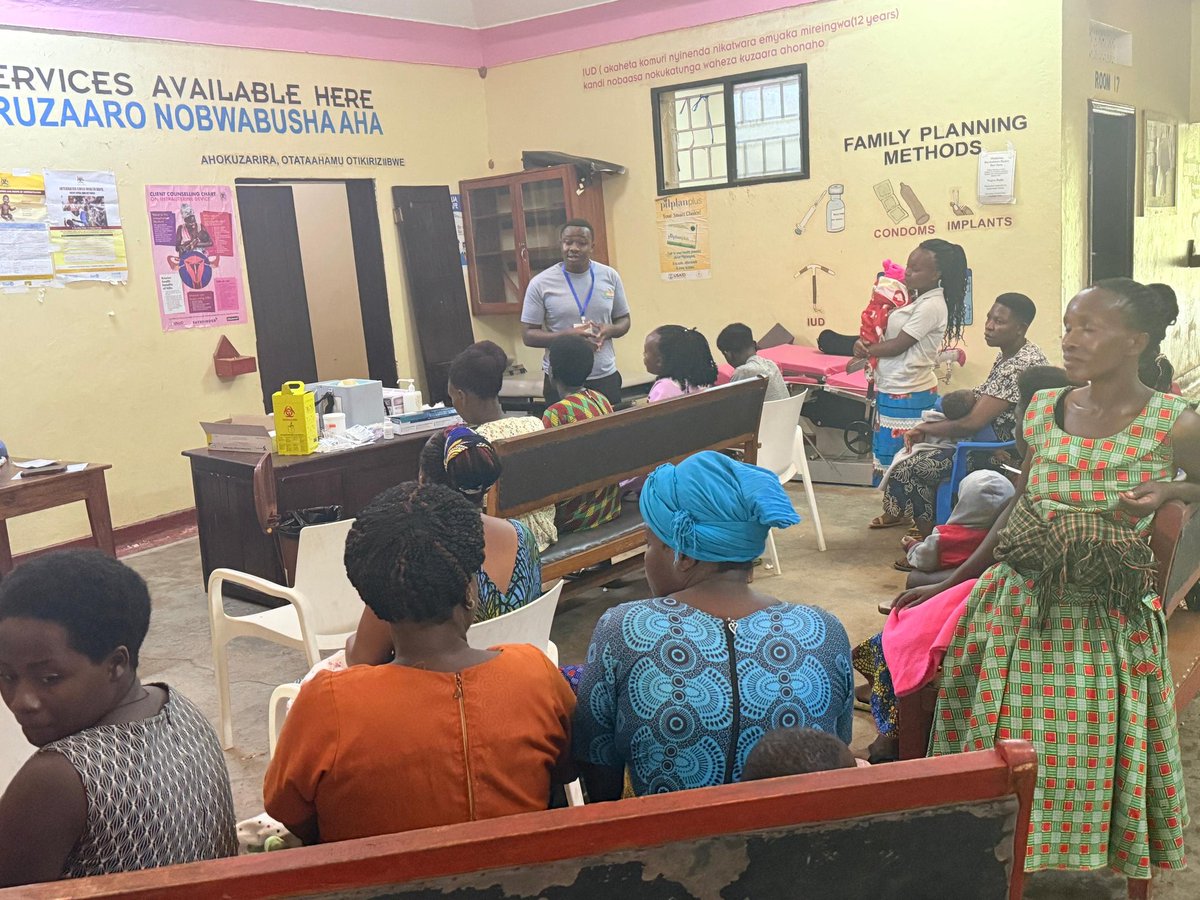 NutritionistKD's tweet image. Dear Mothers, #ComplementaryFeeding begins at #6month strictly. NO allowance for for #MixedFeeding at all. This predisposes children to Malnutrition,  you are all aware that 26 children in 100 are stunted. And this is directly linked to #FeedingPractises immediately after birth