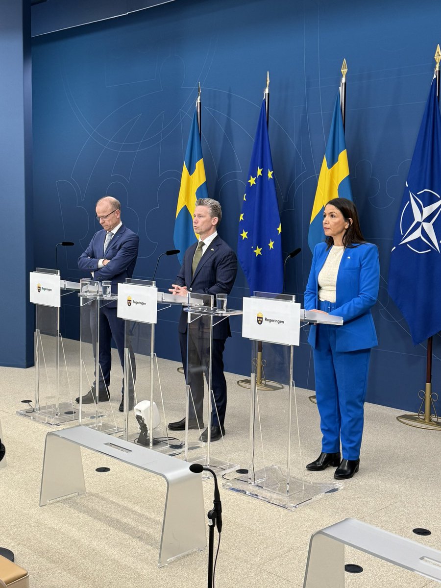 Idag presenteras Sveriges första försvarsindustristrategi. Den behövs för att inrikta arbetet med försvarsindustrifrågorna, klargöra förväntningarna på industrin och ge verktyg för att öka produktionen, innovationen och samarbetet mellan stat och näringsliv.  (1/5)