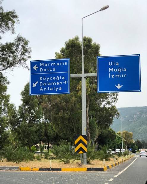 Turgut_ARCA's tweet photo. Şu an ihtiyacım olan tek şey. Güneşe çıkınca bronzlaşan insanların olduğu yerleri istiyorum, iki tur daha güneşte kalsa pişecek olanların değil. https://t.co/JmTpZZaxXk