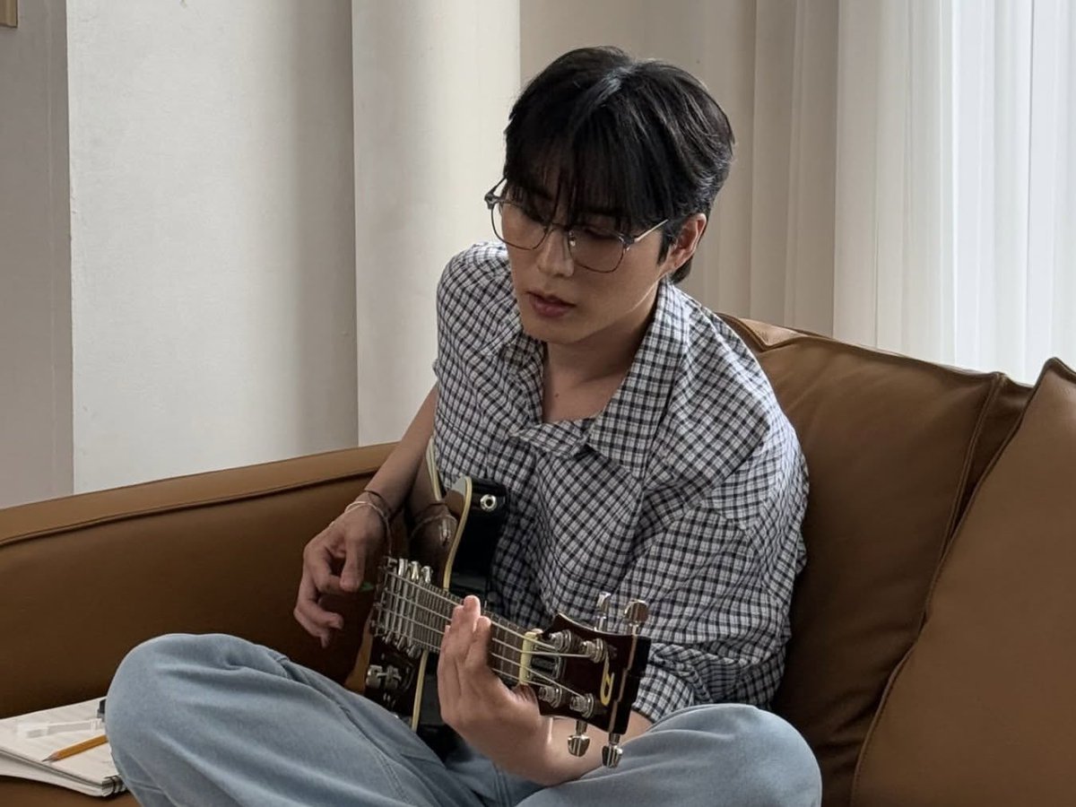 howtoloxe's tweet photo. 베이시스트를 사랑하세요 https://t.co/eG1pCambiK