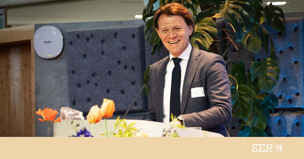 Sociaal-Economische Raad (SER) (@ser_nl) on Twitter photo "Leven Lang Ontwikkelen is geen luxe, maar noodzaak. It’s education, stupid. We moeten nú investeren in mensen – hun vaardigheden en toekomst. Alleen zo blijft Nederland wendbaar en verbonden," zei SER-voorzitter <a href="/kimputters/">Kim Putters</a> op het symposium Ongekend Talent in Zwolle.
#llo "Leven Lang Ontwikkelen is geen luxe, maar noodzaak. It’s education, stupid. We moeten nú investeren in mensen – hun vaardigheden en toekomst. Alleen zo blijft Nederland wendbaar en verbonden," zei SER-voorzitter <a href="/kimputters/">Kim Putters</a> op het symposium Ongekend Talent in Zwolle.
#llo