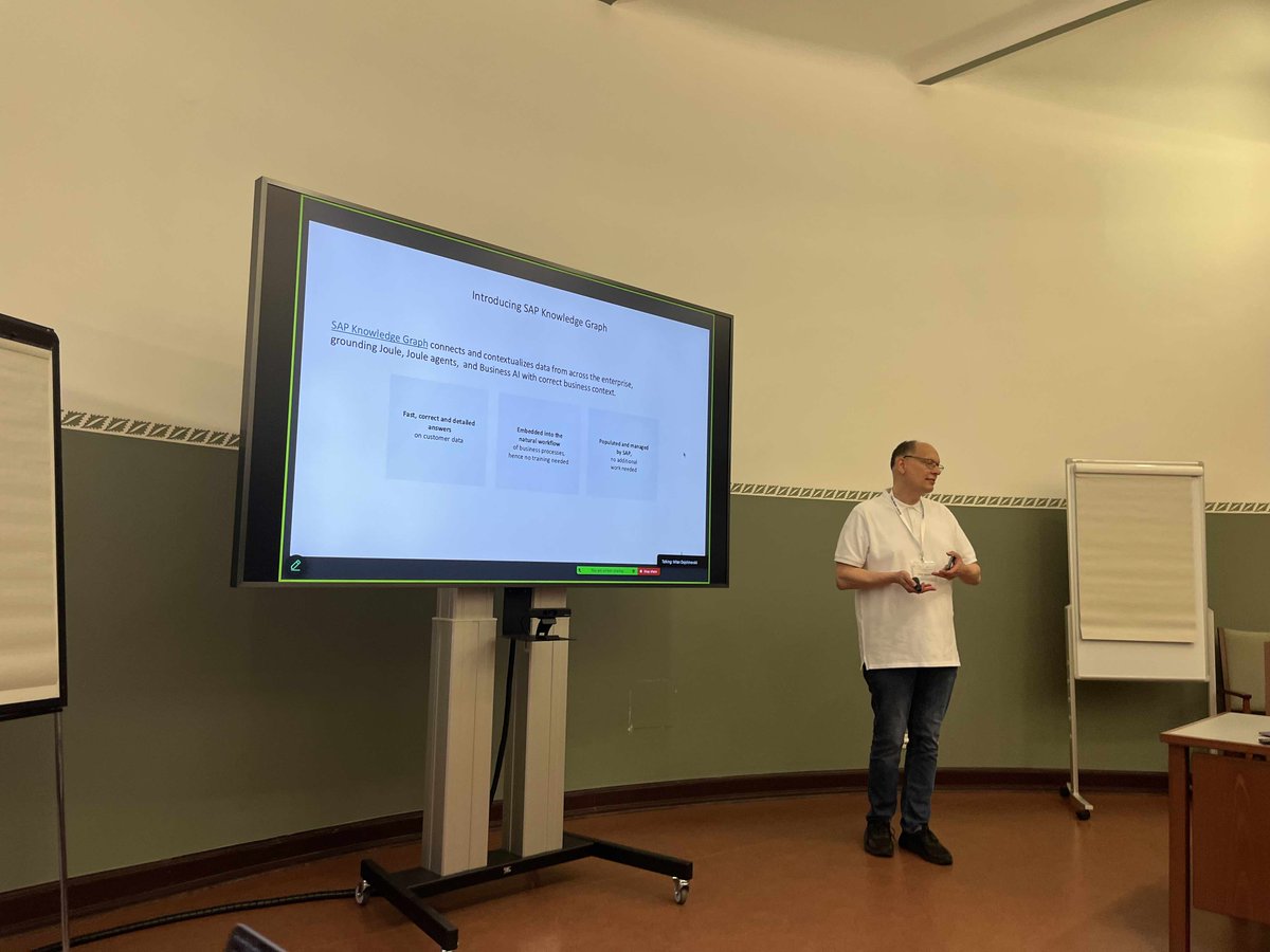 2nd keynote starting  by Felix Sasaki from SAP: "AI as Driver and Beneficiary of Enterprise Knowledge Graphs" #cost #goblincost #ca23147