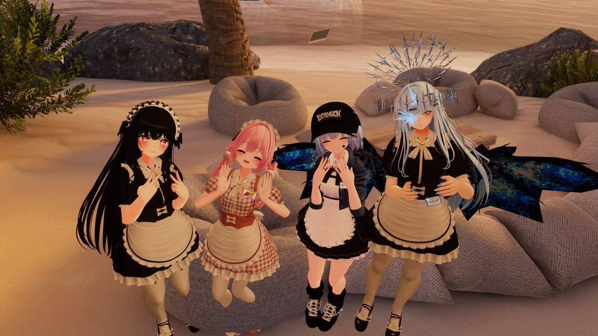 あふたーそのいち、だまここさん(左)と2期生のよくいる人たち4人