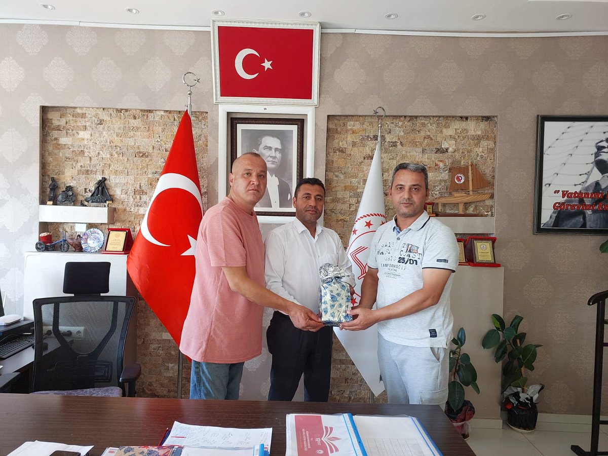 Gülnar İlçe Millî Eğitim Müdürlüğü (@gulnarmem) on Twitter photo İlçe Müdürümüz Sn. Hüseyin Kadim, <a href="/MersinMEM/">Mersin İl Millî Eğitim Müdürlüğü</a>'in Erasmus+ Okul Eğitimi Akreditasyonu ile Avusturya'da işbaşı gözlem faaliyetini tamamlayan 100.Yıl Ortaokulu Öğrt. Hüseyin Burgulu ile Okul Müdürü Emre Burkut'u kabul etti.
<a href="/yusufziyayakti/">Yusuf Ziya Yaktı</a>
<a href="/fazilet_durmus/">Fazilet Öğretmen 🇹🇷</a>
<a href="/FatihBurgut/">Fatih BURGUT</a>
<a href="/h_kadim33/">Hüseyin KADİM</a> İlçe Müdürümüz Sn. Hüseyin Kadim, <a href="/MersinMEM/">Mersin İl Millî Eğitim Müdürlüğü</a>'in Erasmus+ Okul Eğitimi Akreditasyonu ile Avusturya'da işbaşı gözlem faaliyetini tamamlayan 100.Yıl Ortaokulu Öğrt. Hüseyin Burgulu ile Okul Müdürü Emre Burkut'u kabul etti.
<a href="/yusufziyayakti/">Yusuf Ziya Yaktı</a>
<a href="/fazilet_durmus/">Fazilet Öğretmen 🇹🇷</a>
<a href="/FatihBurgut/">Fatih BURGUT</a>
<a href="/h_kadim33/">Hüseyin KADİM</a>