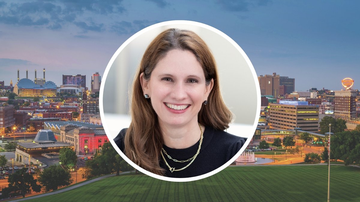 KStateAlumni's tweet image. In summer 2026, thousands of visitors will arrive in Kansas City to witness one of the largest-scale events in international sports: the FIFA World Cup. Jenny Wilson ’98 is hard at work making sure they have a good first impression.
k-state.com/news/2025jenny…
#KStateAlumni