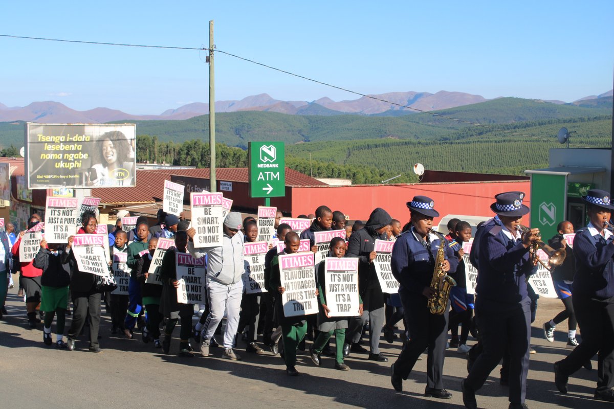 WEswatini's tweet image. #WHO supported the commemoration of World no #Tobacco Day, reaching over 1000 pupils and adults in Pigg's Peak town and schools. Audiences were warned of the deceptive flavours used by the tobacco industry to leu new users, especially young people